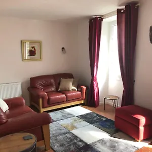 Boutique 2 Bedrooms In Old Appartement