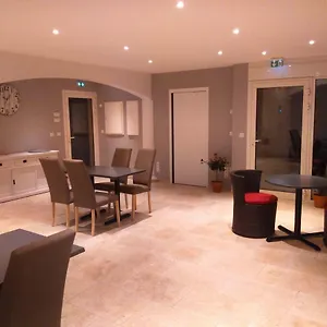 https://le-jasmin.fr-provencehotel.com